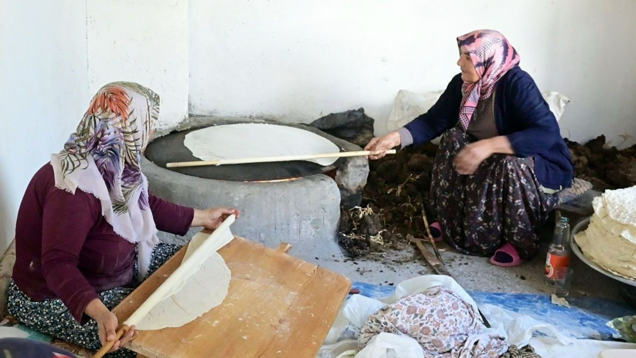 Yozgat'ta geleneksel yöntemlerle kollar sıvandı, kış hazırlıkları başladı