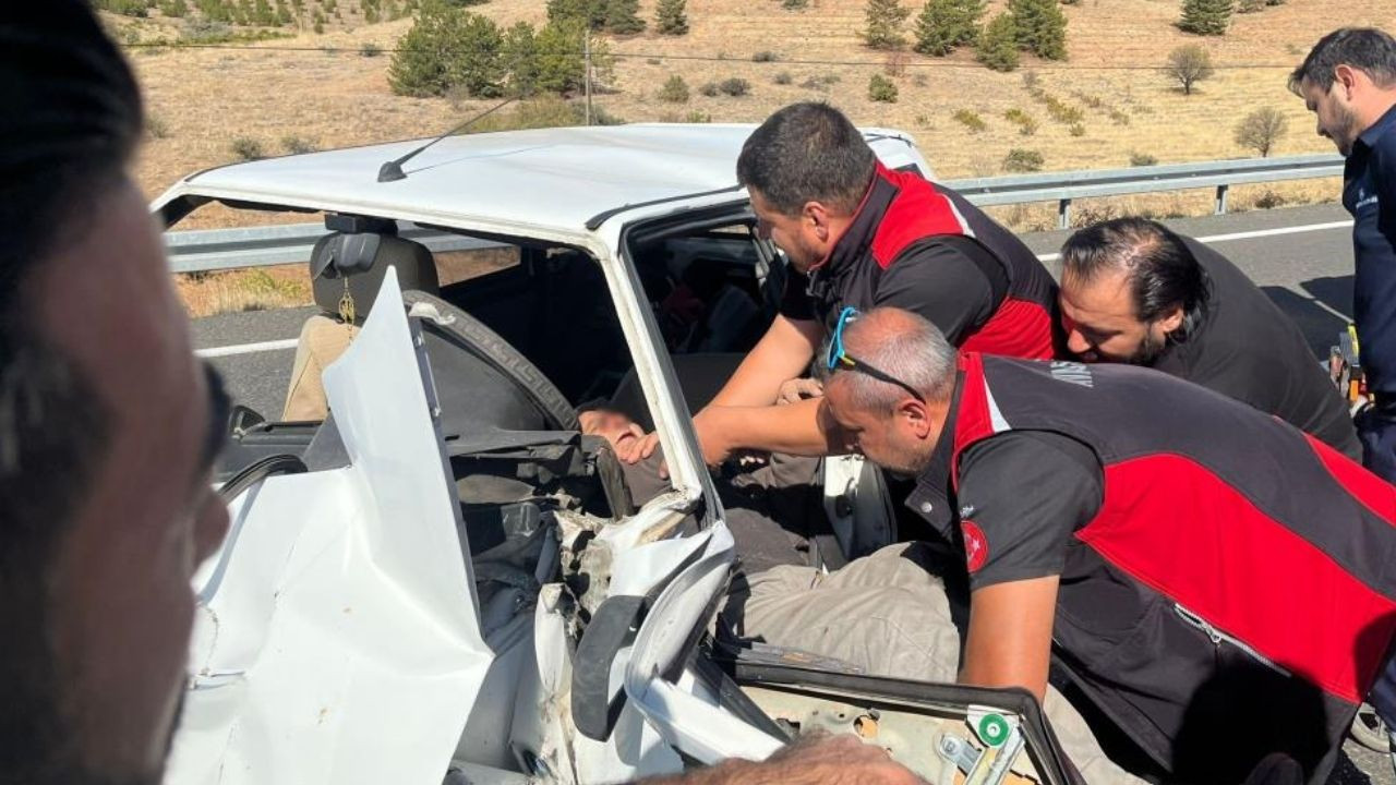 Nevşehir'de feci kaza! İki araç kafa kafaya çarpıştı