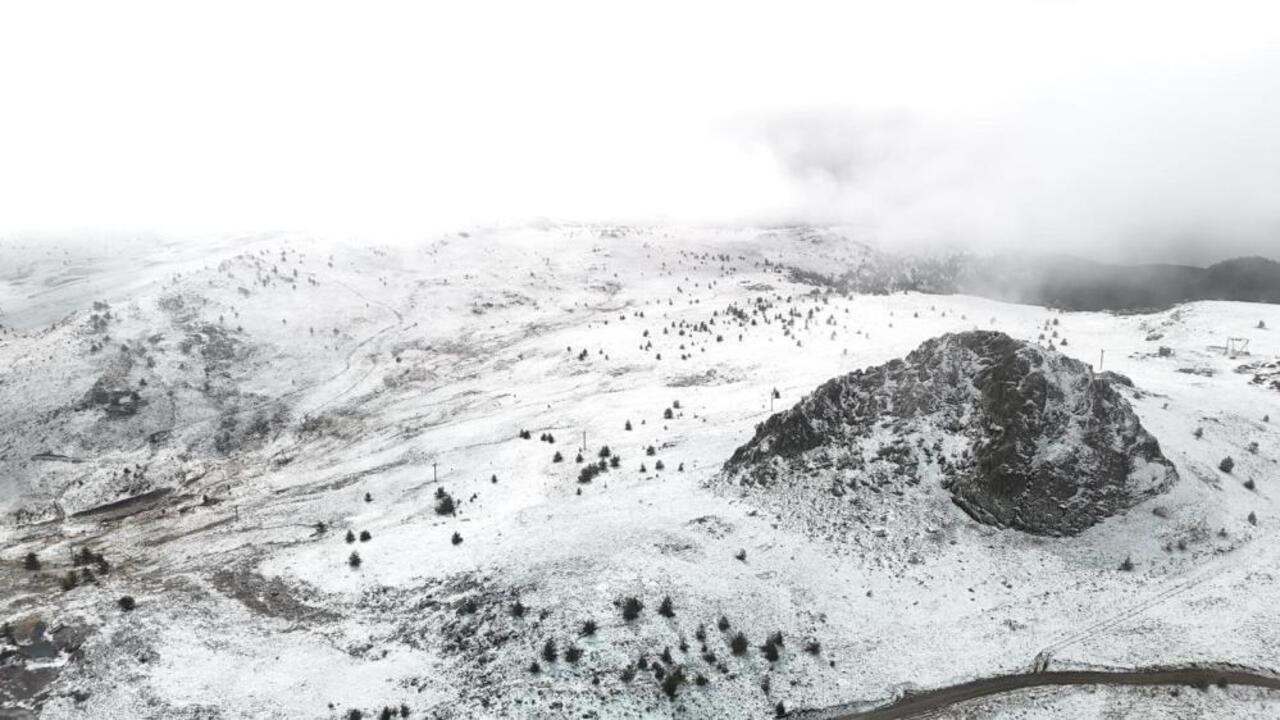 Bolu’nun yüksek kesimleri, beyaz örtüye teslim