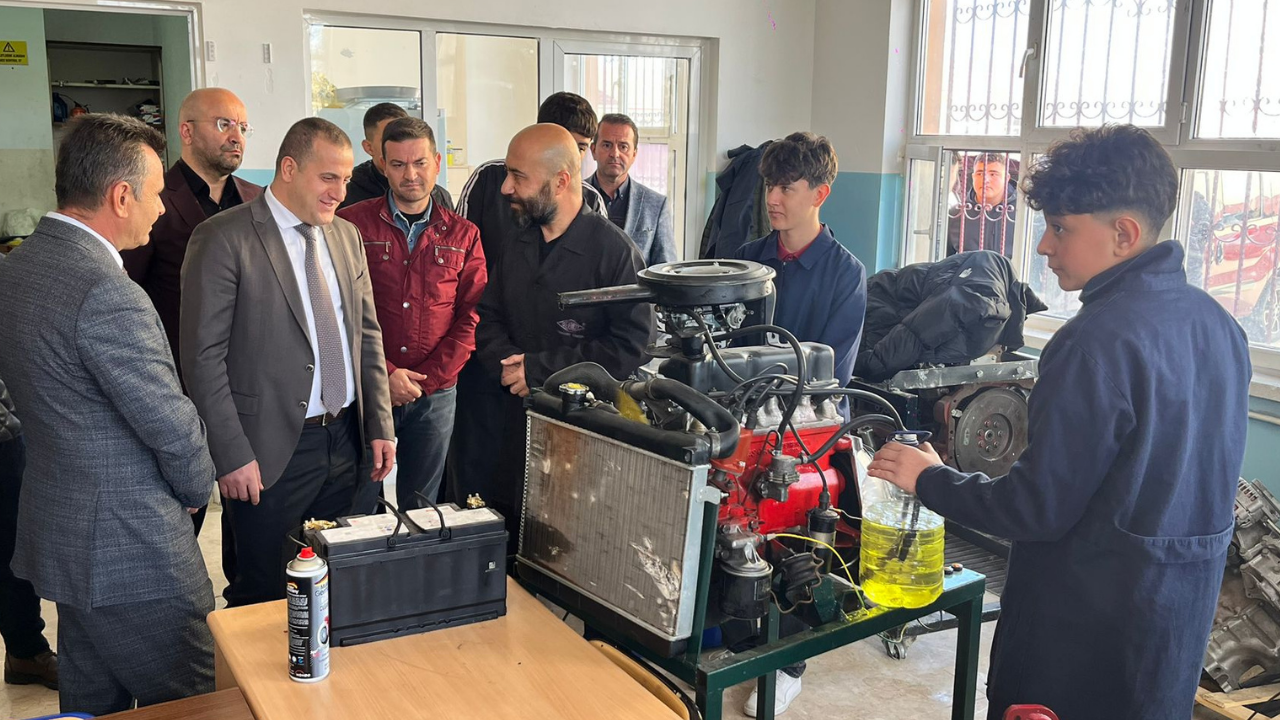 Akyurt’ta eğitim ve çevre çalışmaları masada: Kaymakam Genç sahada