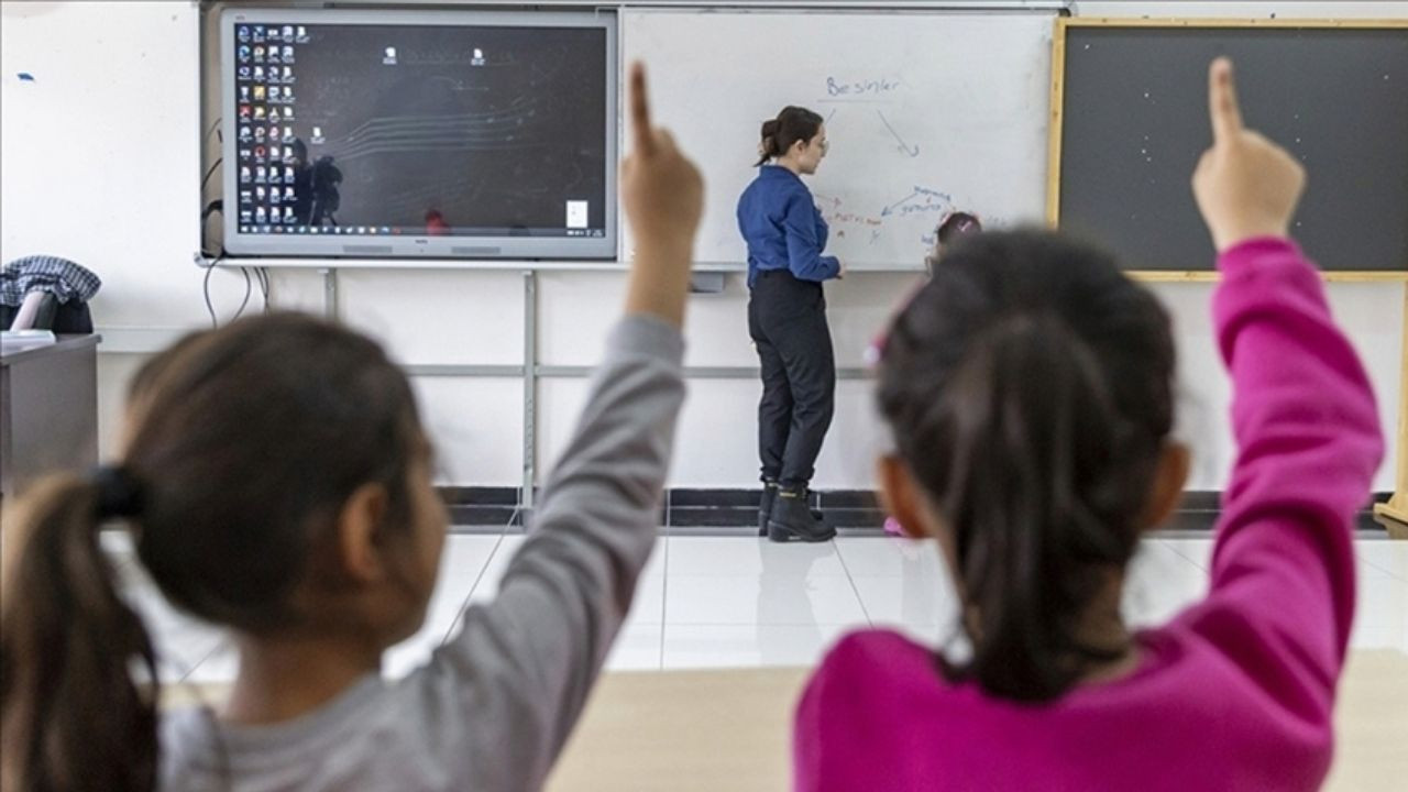 15 bin öğretmen ataması için geri sayım başladı: MEB Kasım ayını işaret etti!