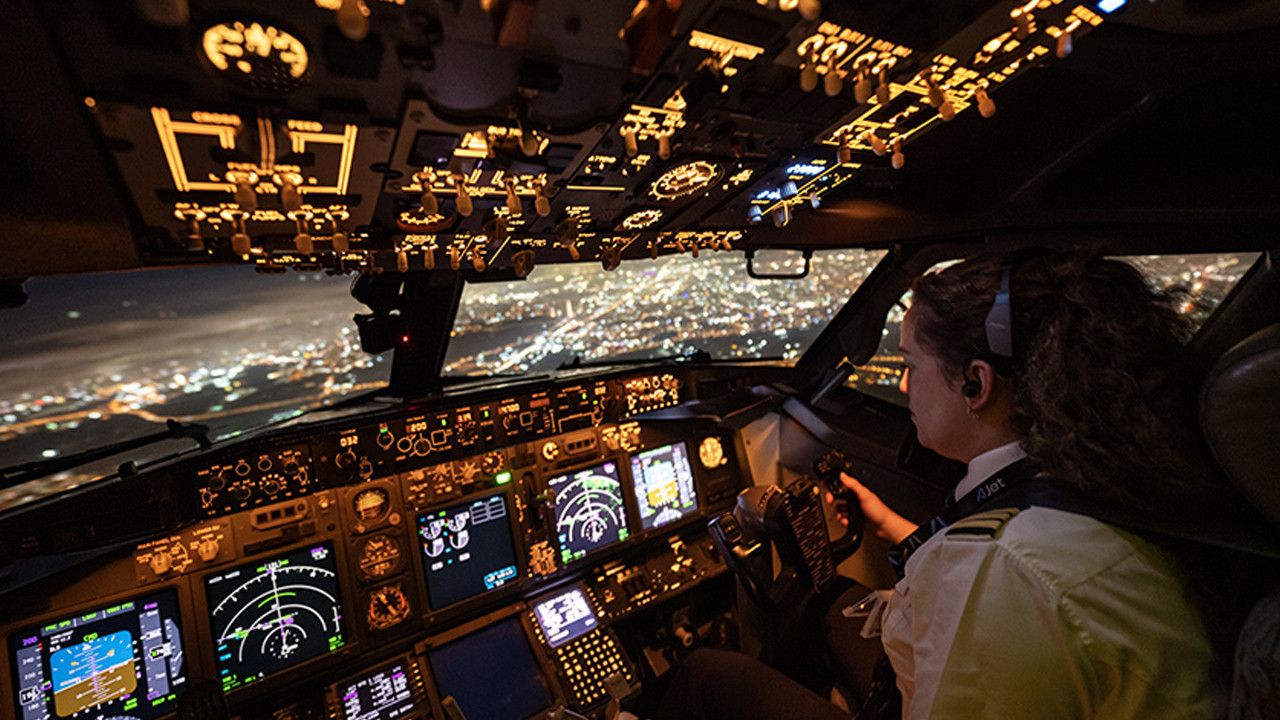 Hayaller gökyüzünde buluştu! Kanseri yenen pilot ve hemşireden ilham verici hikaye