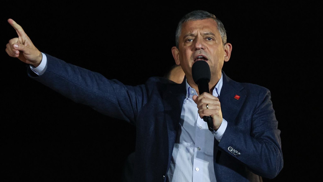 CHP Genel Başkanı Özel, partisinin Sarıyer mitinginde konuştu: "Kredi Kartı faizlerini sileceğiz"