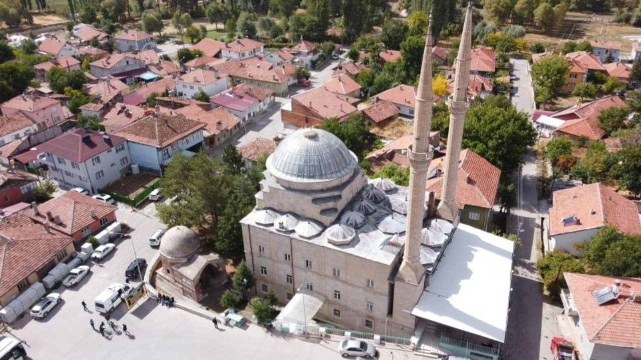 Yozgat’ın tarihi hazinesi: Çerkez Bey Türbesi koruma bekliyor