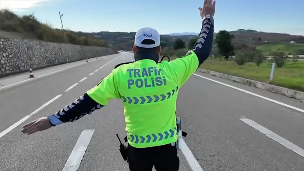 Ankara’da polisin ‘dur’ ihtarına uymayan sürücüye ceza yağdı!