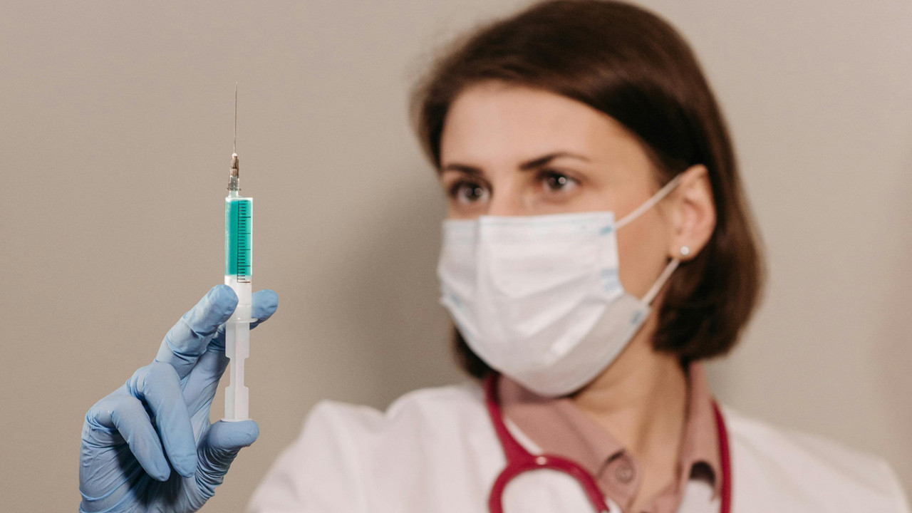 Reçeteler elde patladı: 4 günlük süre doluyor, aşılar haftalardır "yolda!"