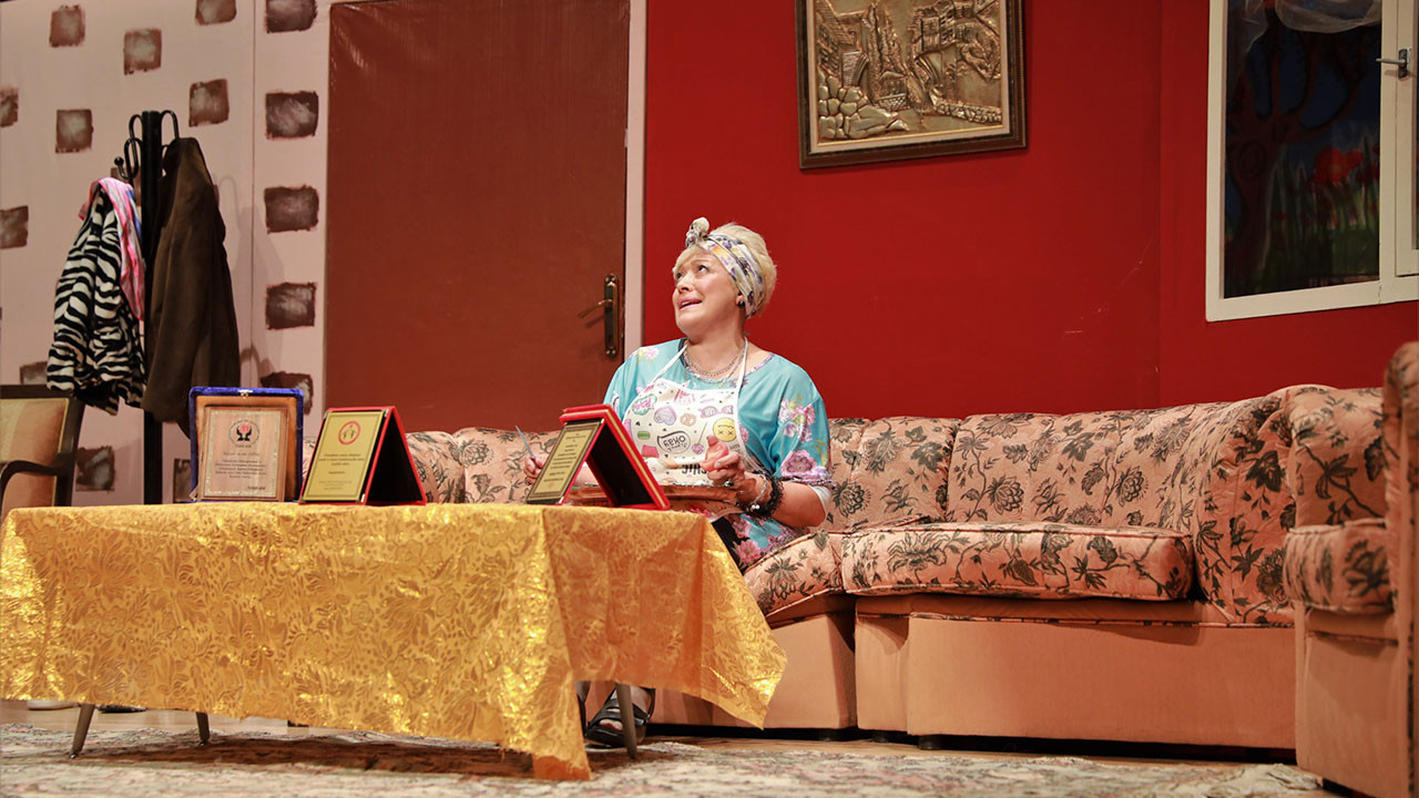 Keçiören’de “Babam Geri Döndü” sahneye çıktı: Salonda kahkahalar yankılandı