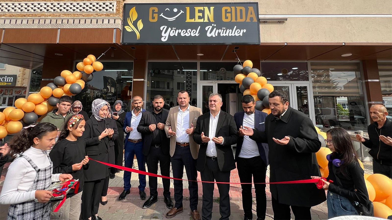 Çubuk’ta ekonomik canlılık sürüyor: Açılışı Başkan Demirbaş yaptı
