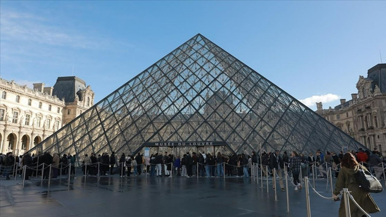 Tarihi mücevherlerin çalındığı Louvre Müzesi nerede?