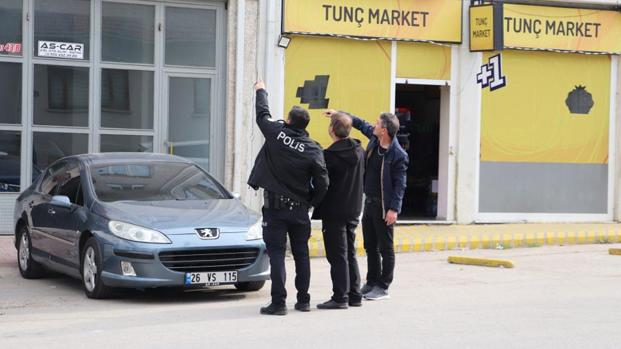 Eskişehir'de tüfekli dehşet: Küstüğü eşinin evine ateş açtı