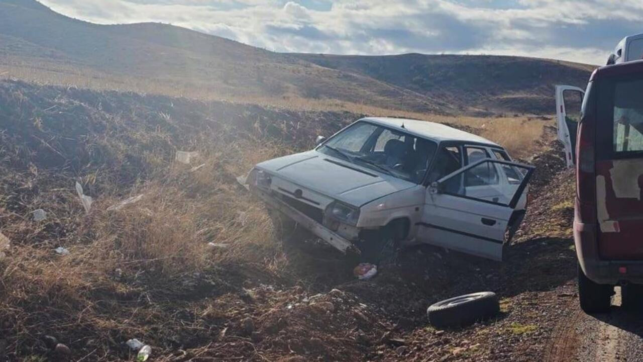 Kırıkkale’de korkutan kaza: Otomobil şarampole devrildi!