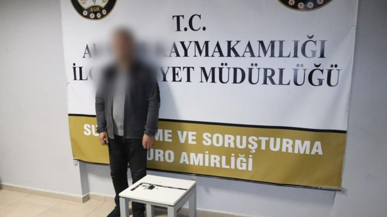 Ankara Akyurt’ta sınavda kopya skandalı: Şahıs üzerinde kamera ve kulaklıkla yakalandı!