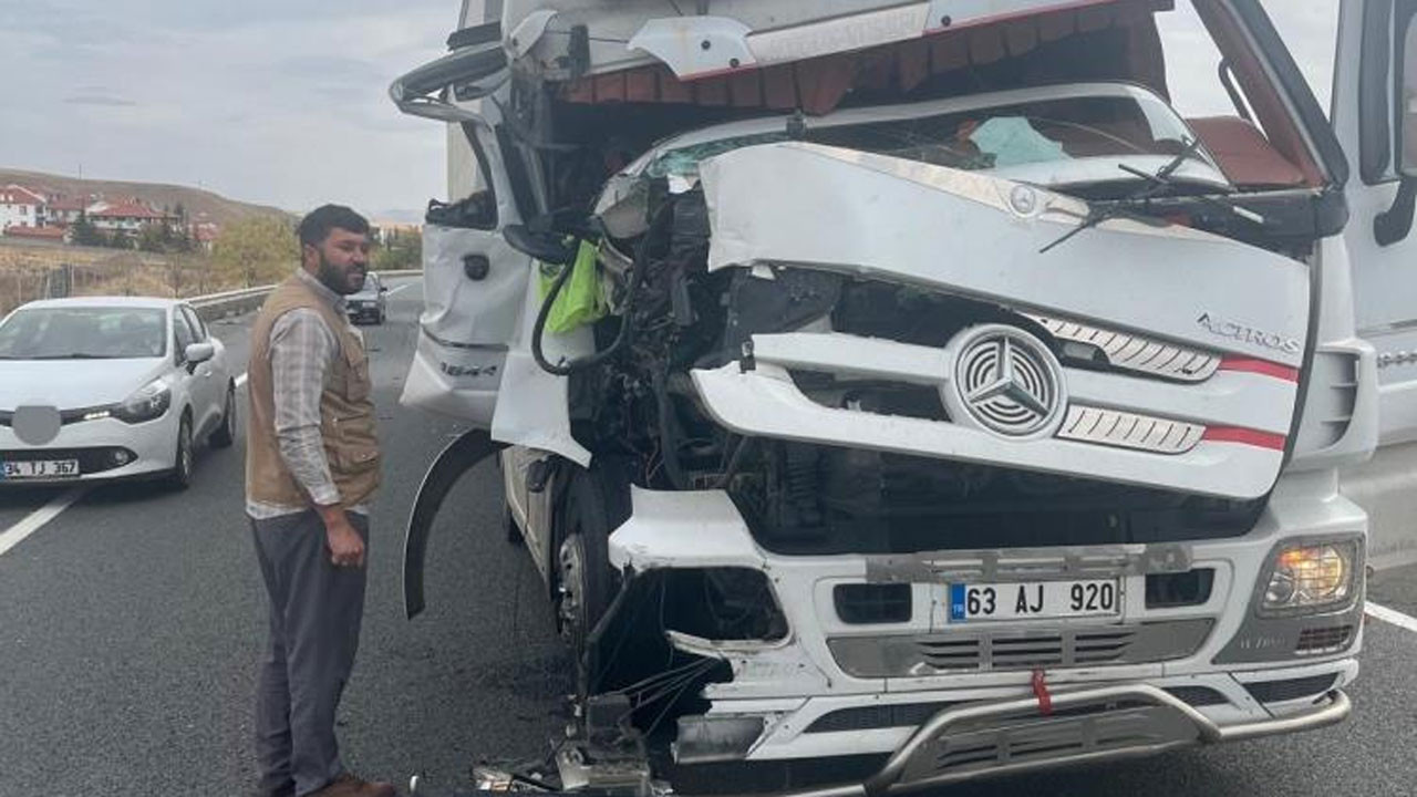 Sis perdesinde çarpışma! Ankara-Konya kara yolunda kaza