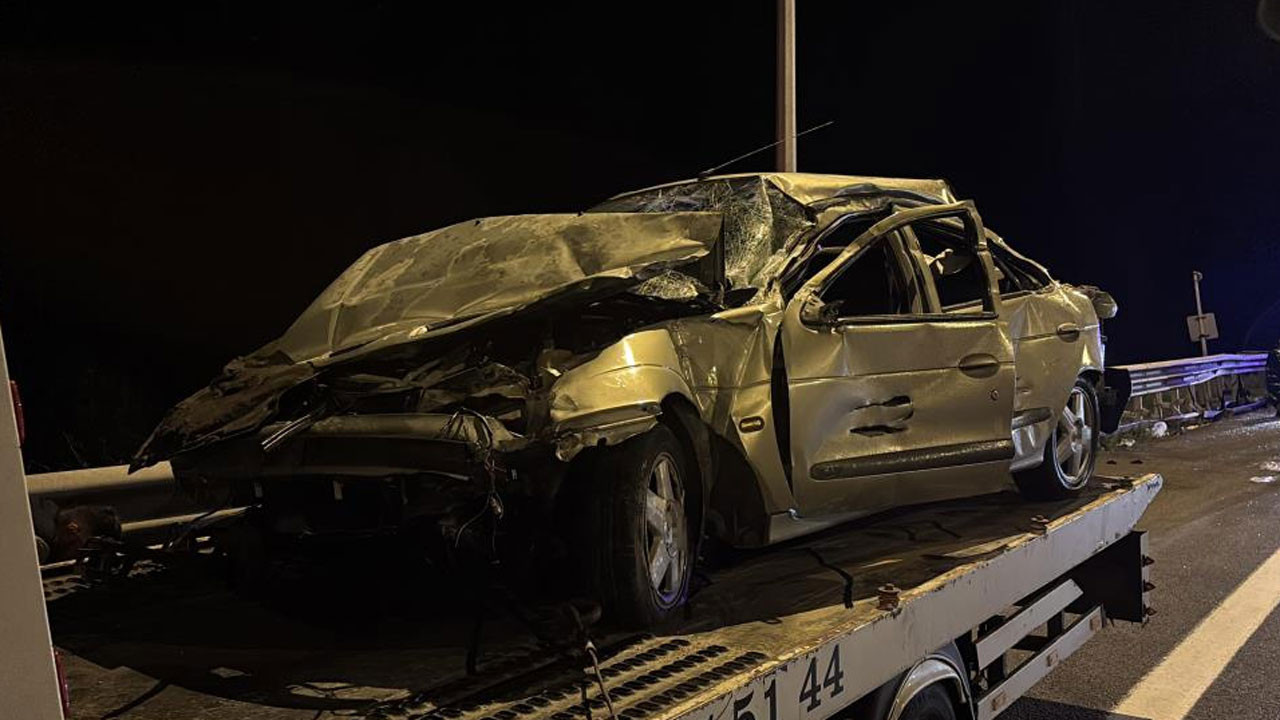 Demir yığınına dönen otomobilden mucize kurtuluş!