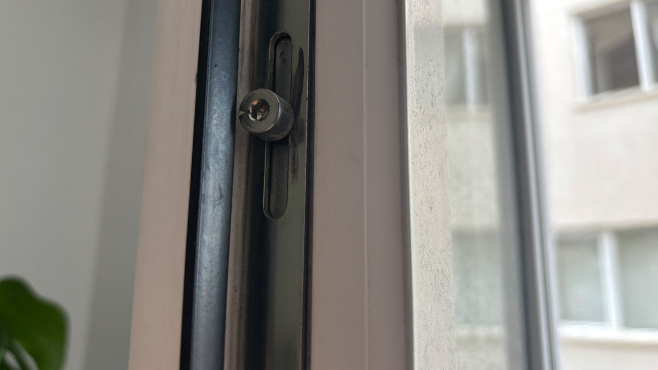 Kışın ev nasıl daha sıcak tutulur? PVC pencerelerde gizli kış modu ayarı! Doğalgaz faturasını azaltmak için bu ayarı mutlaka yapın