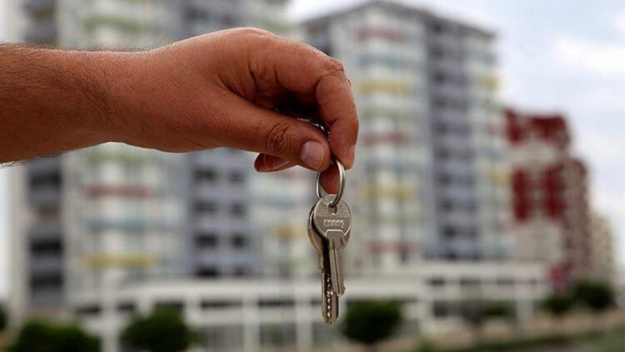 Konut fiyatlarındaki krizin nedeni belli oldu! Mahfi Eğilmez 2021’i işaret etti