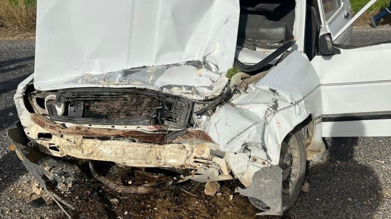 Konya’da feci kaza! TIR ile otomobil çarpıştı, araç hurdaya döndü