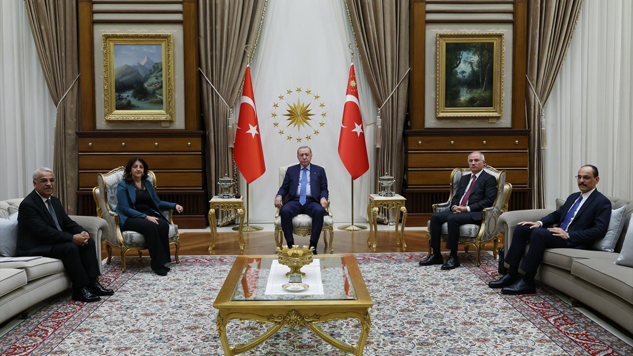 Cumhurbaşkanı Erdoğan, DEM Parti Van Milletvekili Buldan ile görüştü