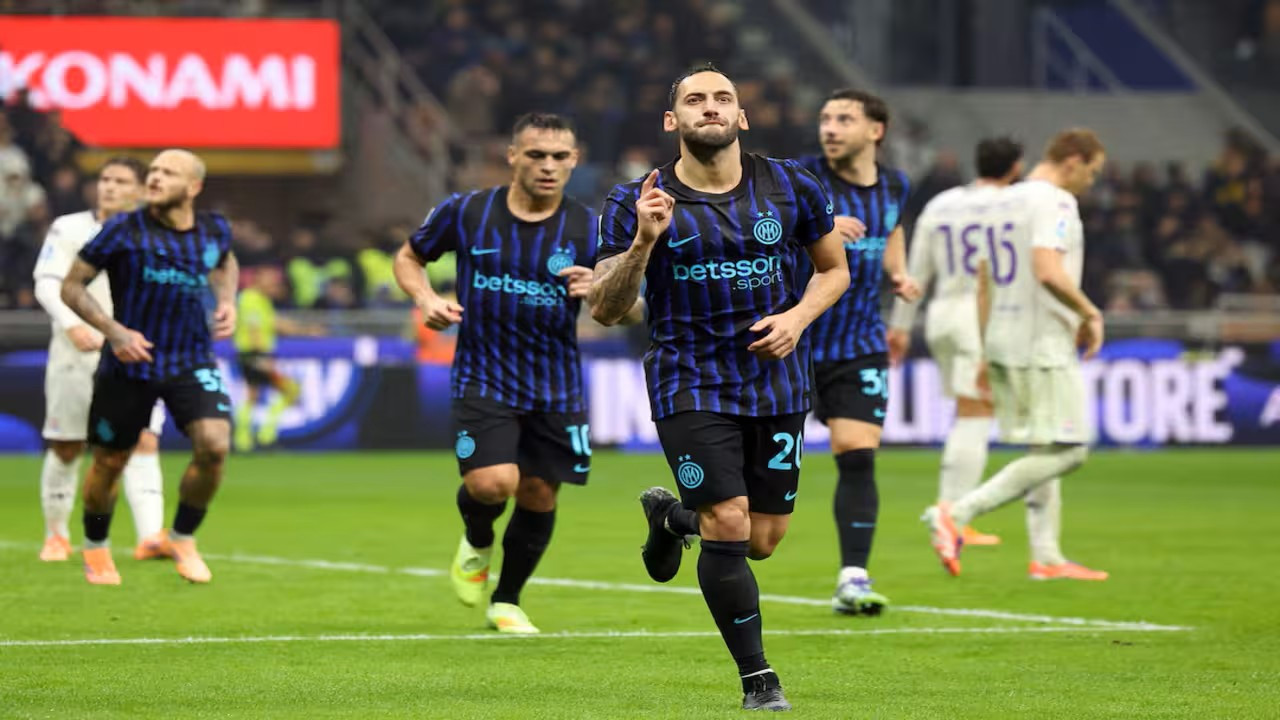 Hakan Çalhanoğlu, mor menekşeleri üzdü