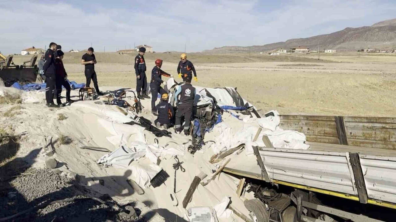 Aksaray’daki feci kaza, 24 yaşındaki sürücüyü yaşamdan kopardı!