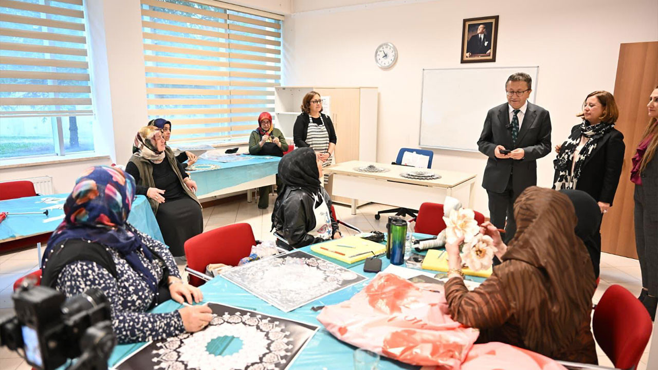 Başkan Tiryaki'den Altındağlı kadınlara tam destek! Kursiyerlerle bir araya geldi