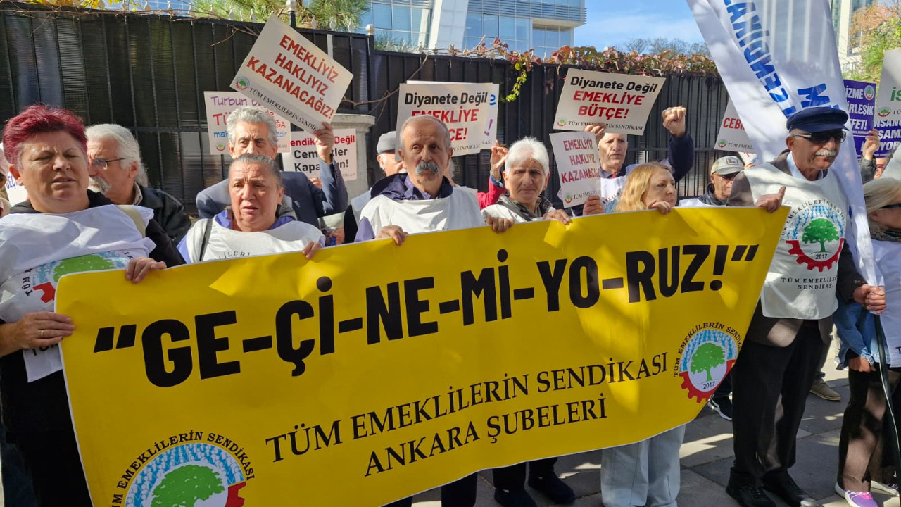 Tüm Emeklilerin Sendikası TÜİK önünde ses yükseltti: “Emekliler açtır, özgür basın susturulamaz”
