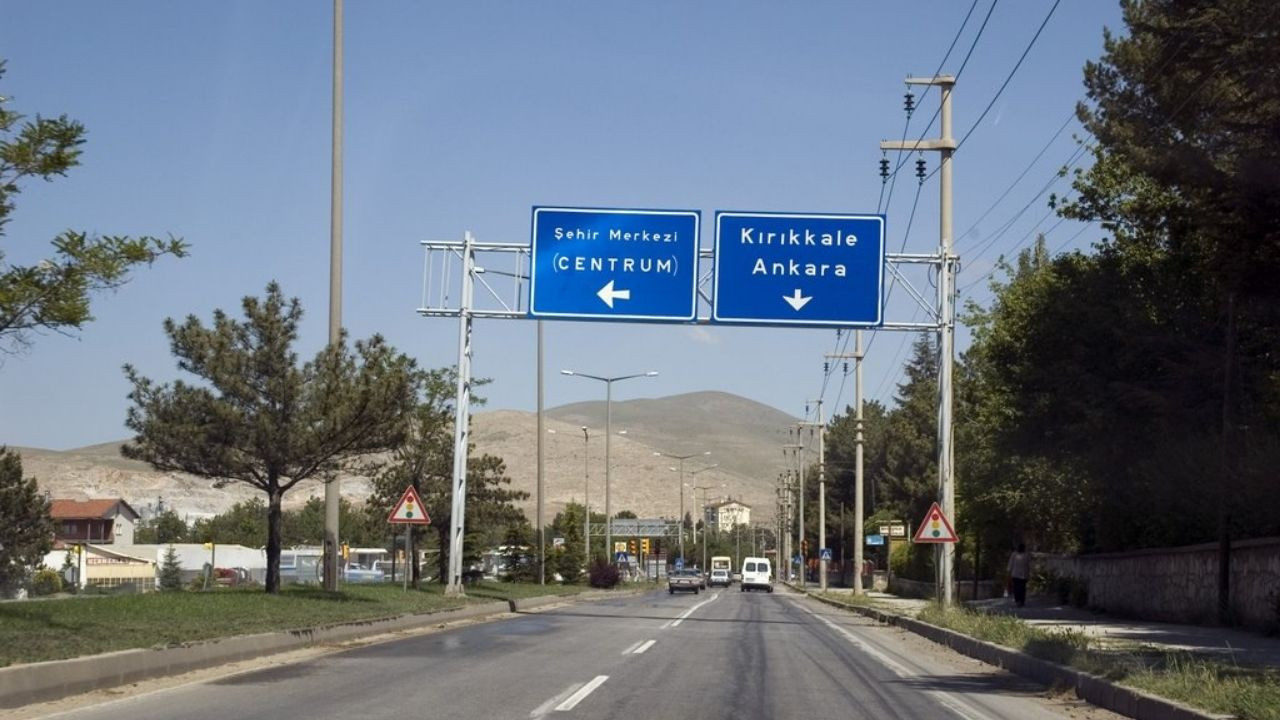 Adana ile Kırıkkale arası kaç kilometre ve kaç saat sürer? Adana’dan Kırıkkale’ye yolculuk planlayanlar için mesafe ne kadar?