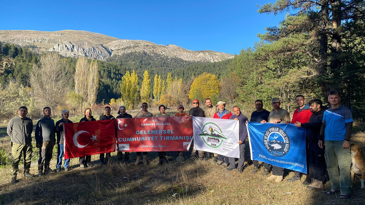 Dağcılar Ilgaz’ın doruklarında bayrak açtı