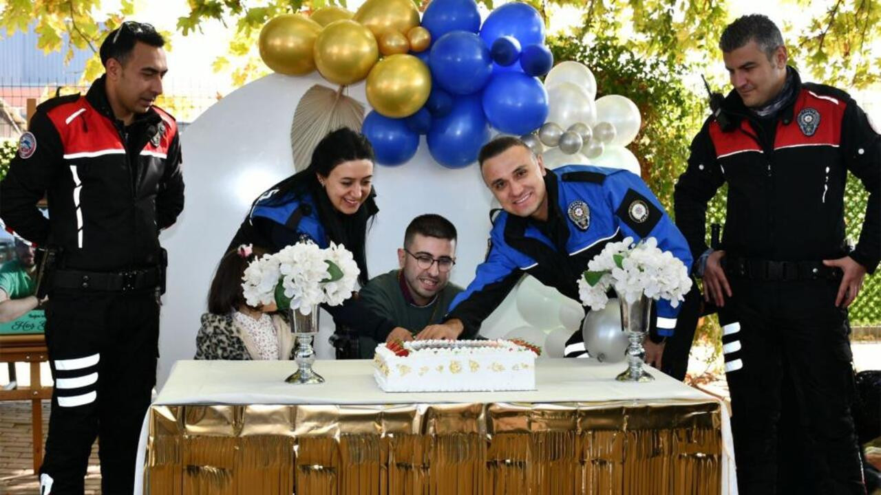 Kırıkkale’de polis ekiplerinden, parmakla gösterilecek hareket