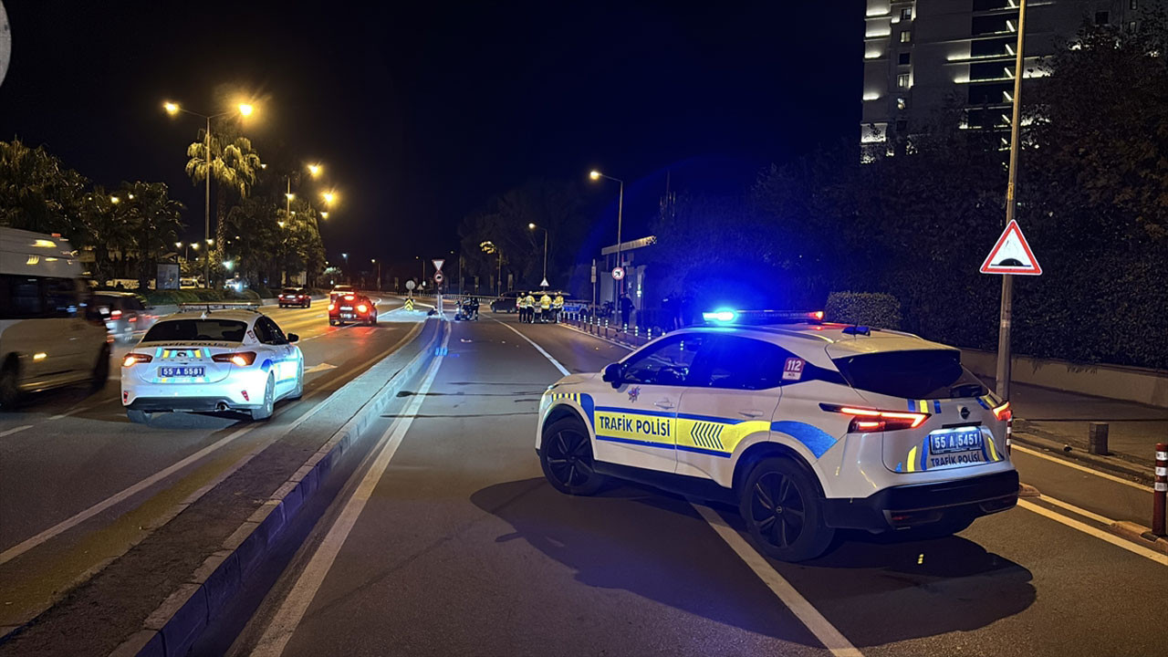 Motosiklet yayaya çarptı!