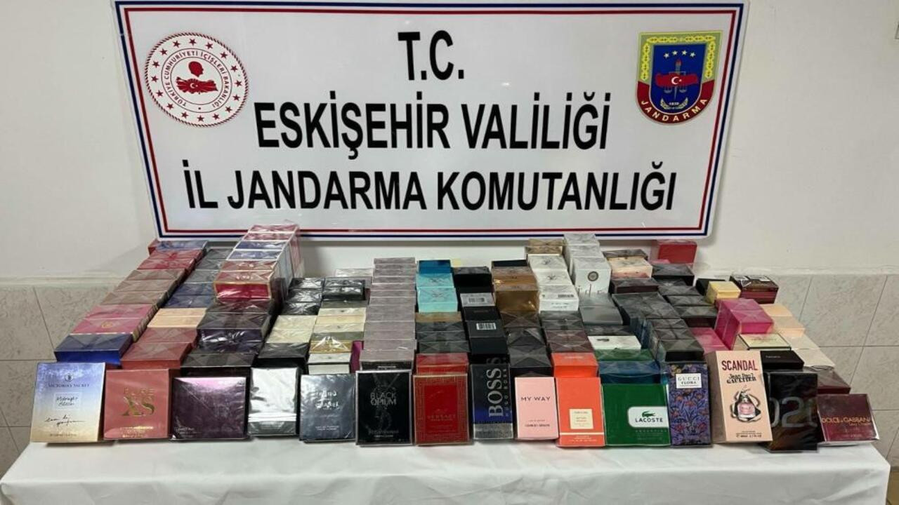Eskişehir’de faturasız parfüm baskınında ele geçirilen meblağ, dudak uçuklatan cinsten!