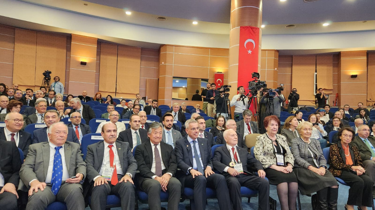 Türkiye'de ilk böbrek naklinin 50'nci yıl dönümü Başkent Üniversitesi'nde kutlandı!