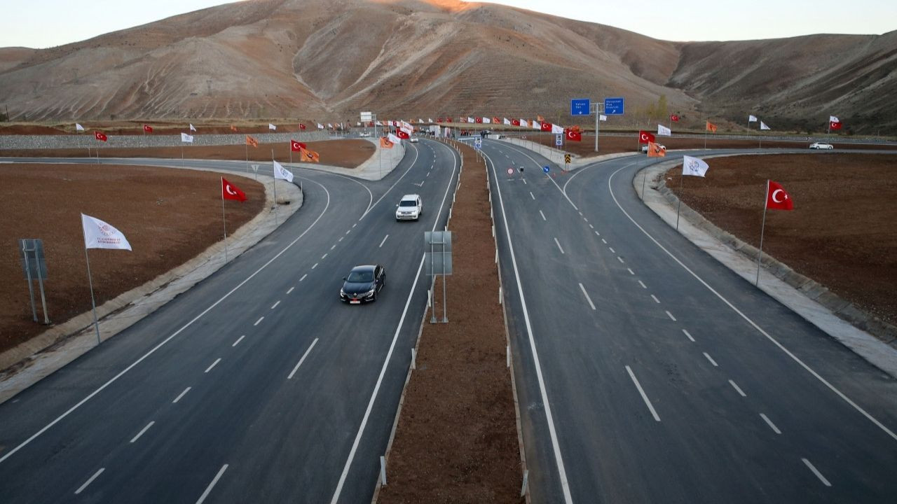 Adana ile Bitlis arası kaç kilometre ve kaç saat sürüyor? En güvenli güzergâh hangisidir?
