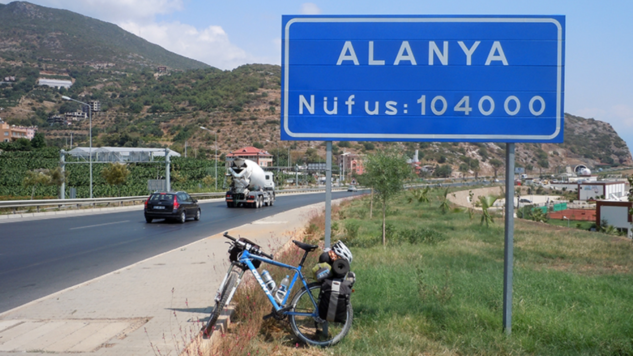 Adana - Alanya arası kaç kilometre? Araçla kaç saatte gidilir ve en sık kullanılan rota hangisi?