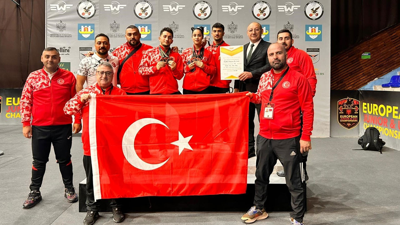 Bakan Bak’tan gurur dolu mesaj: 49 madalya ile rekor başarı!