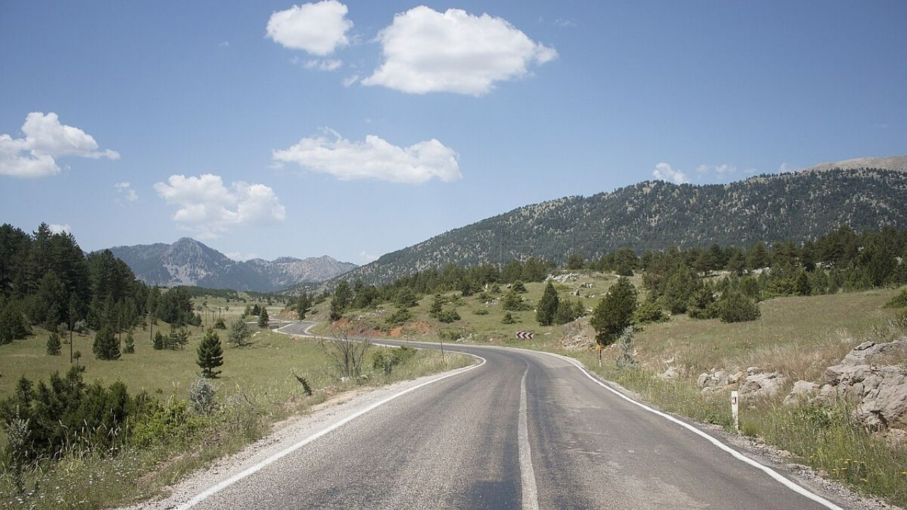 Adana-Feke arası kaç kilometre ve kaç saat sürer? Doğal güzelliği olan güzergahlar nereler?