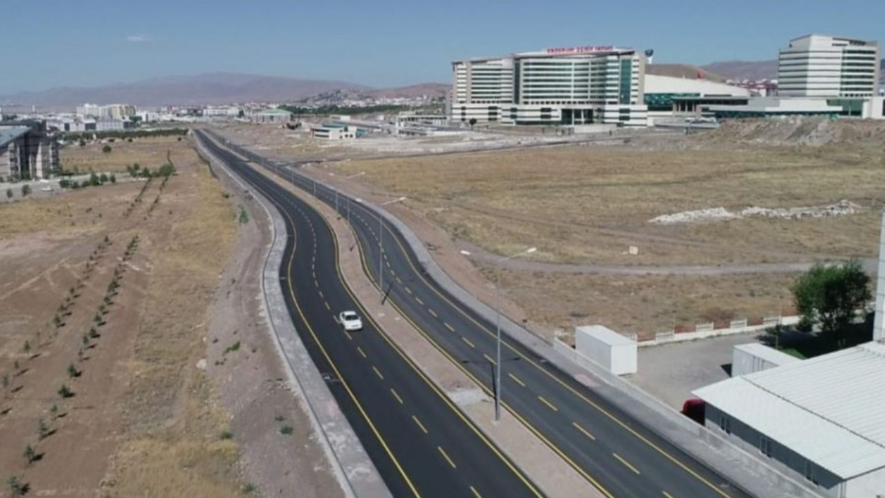 Adana-Erzurum arası kaç kilometre ve kaç saat sürer? Alternatif rotalar hangileri?