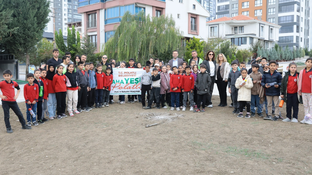 Polatlı'da minik eller geleceğe nefes oldu: Belediye ve öğrencilerden yeşil iş birliği