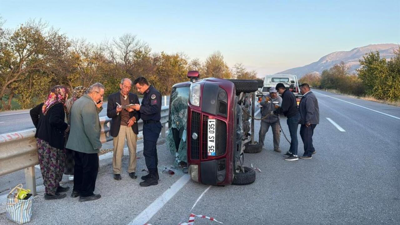 Afyonkarahisar’daki o kazada şans, araçta bulunanların yanındaydı