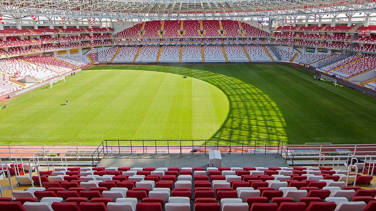 Antalyaspor-Beşiktaş maçı ne zaman? Beşiktaş maçı hangi kanalda? Şifresiz mi ve saat kaçta?