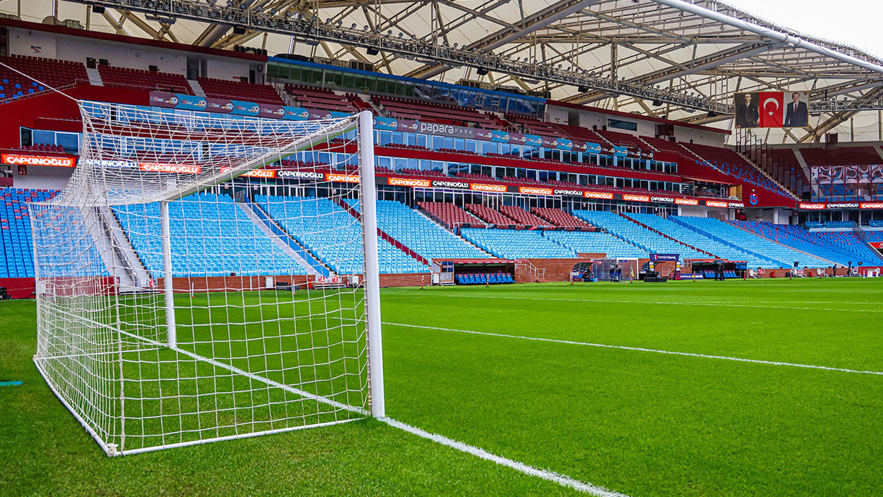 Trabzonspor-Alanyaspor maçı ne zaman? Hangi kanalda ve saat kaçta? Trabzonspor maçı şifresiz mi?