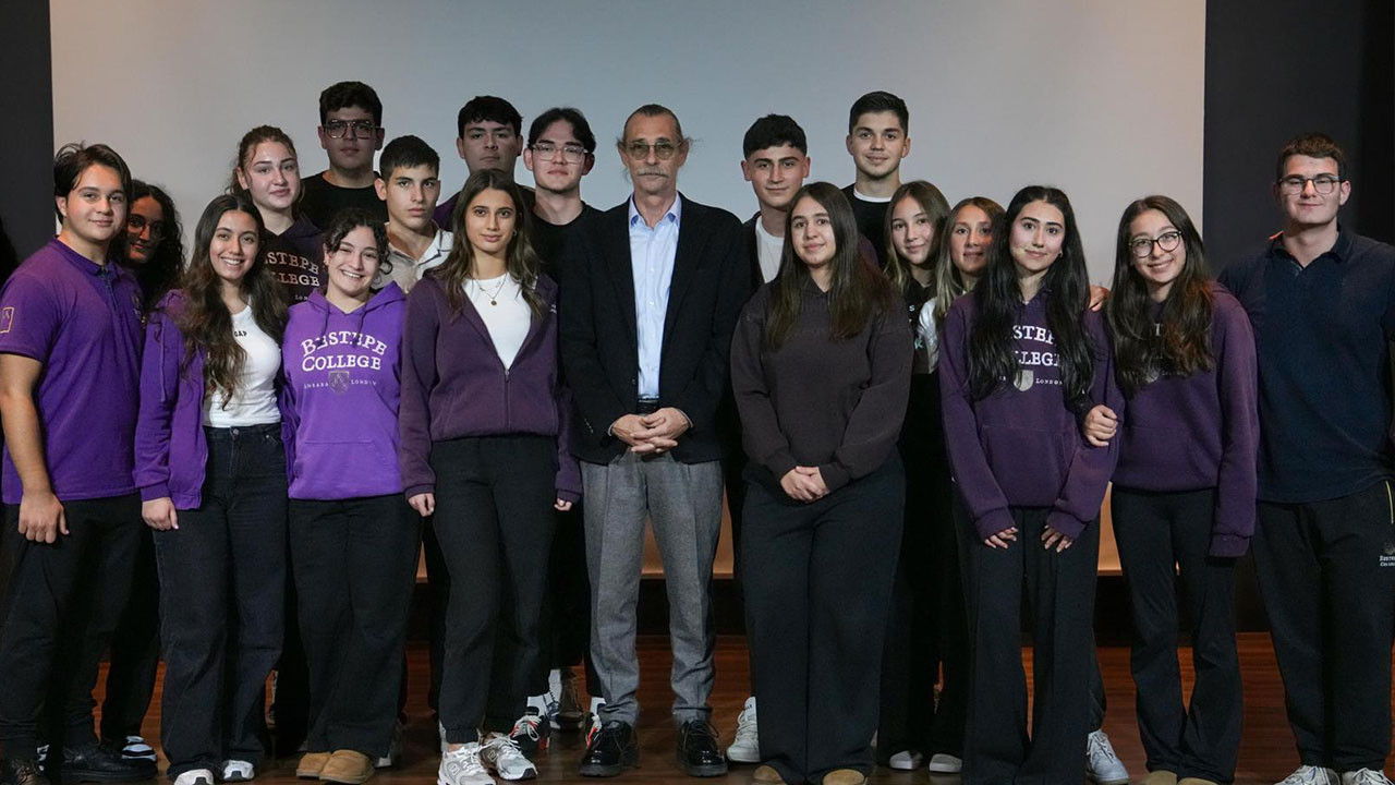 Başkan Beşikcioğlu, Beştepe Koleji’nde öğrencilerle buluştu: "Sanat ‘boş iş’ değildir"