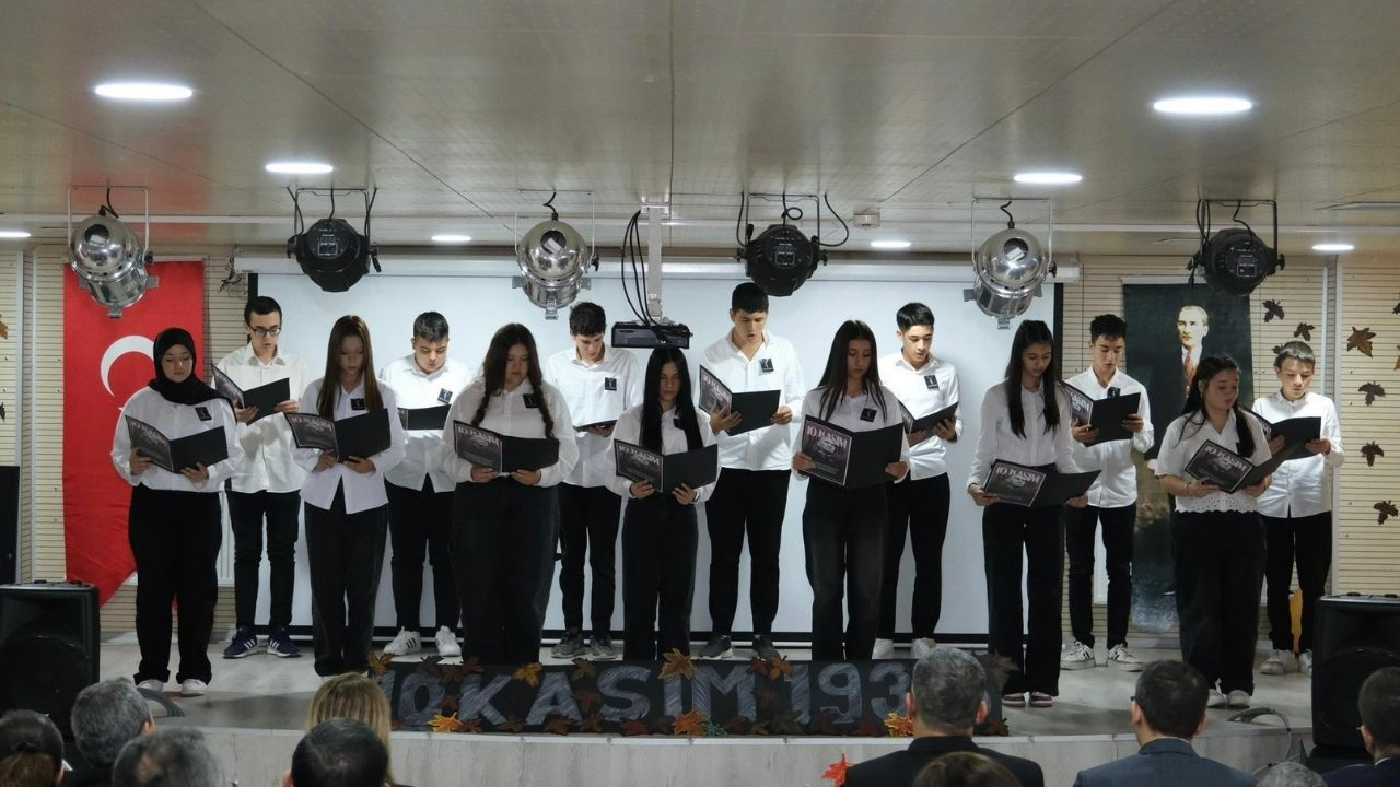 Güdül'de Gazi Mustafa Kemal Atatürk ebediyete intikalinin 87. yıl dönümünde anıldı