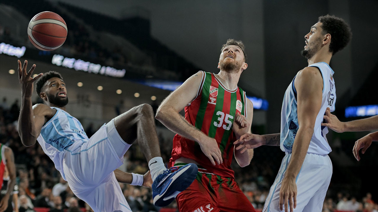 Türk Telekom, sahasında Karşıyaka'yı 111-59 mağlup etti