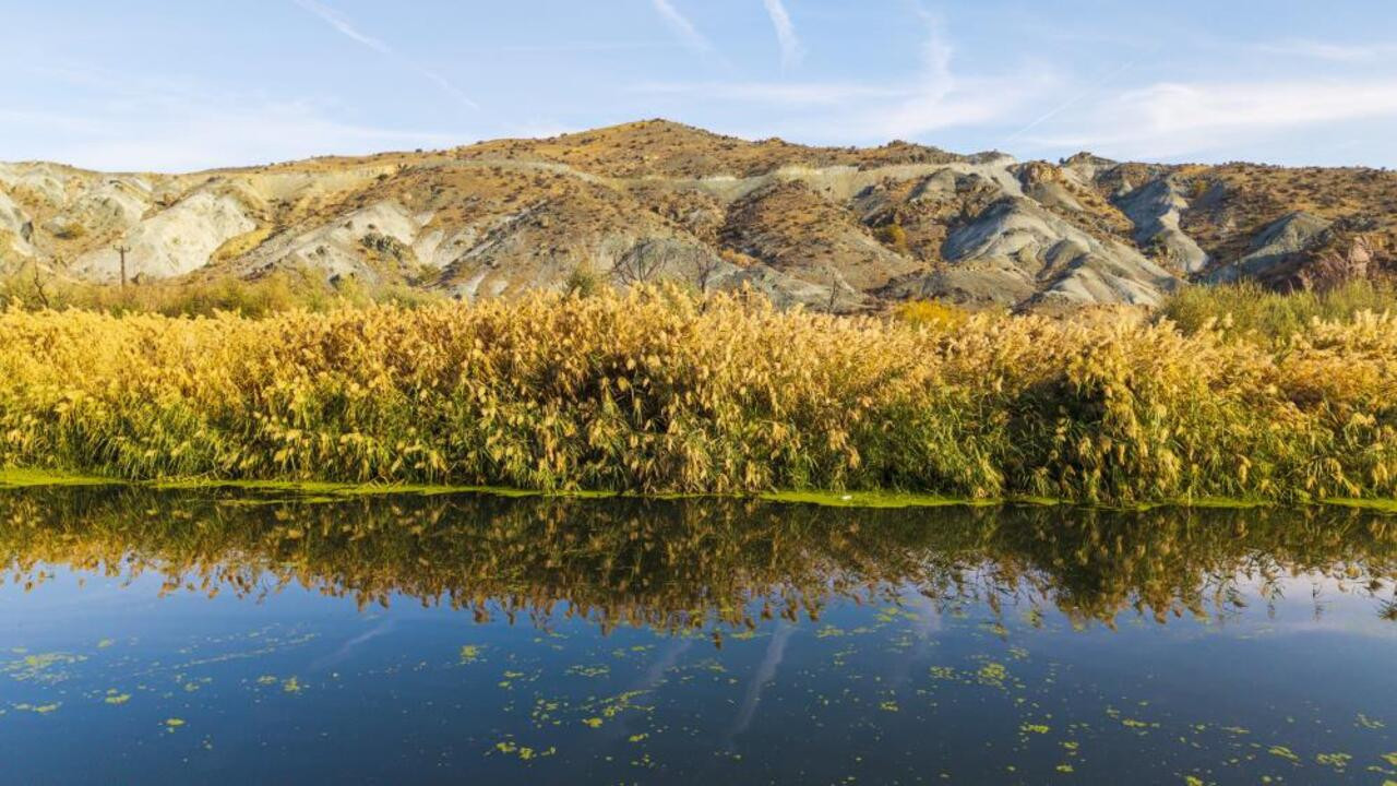 Sonbahar, Kızılırmak’ı renk resitaline bürüdü!