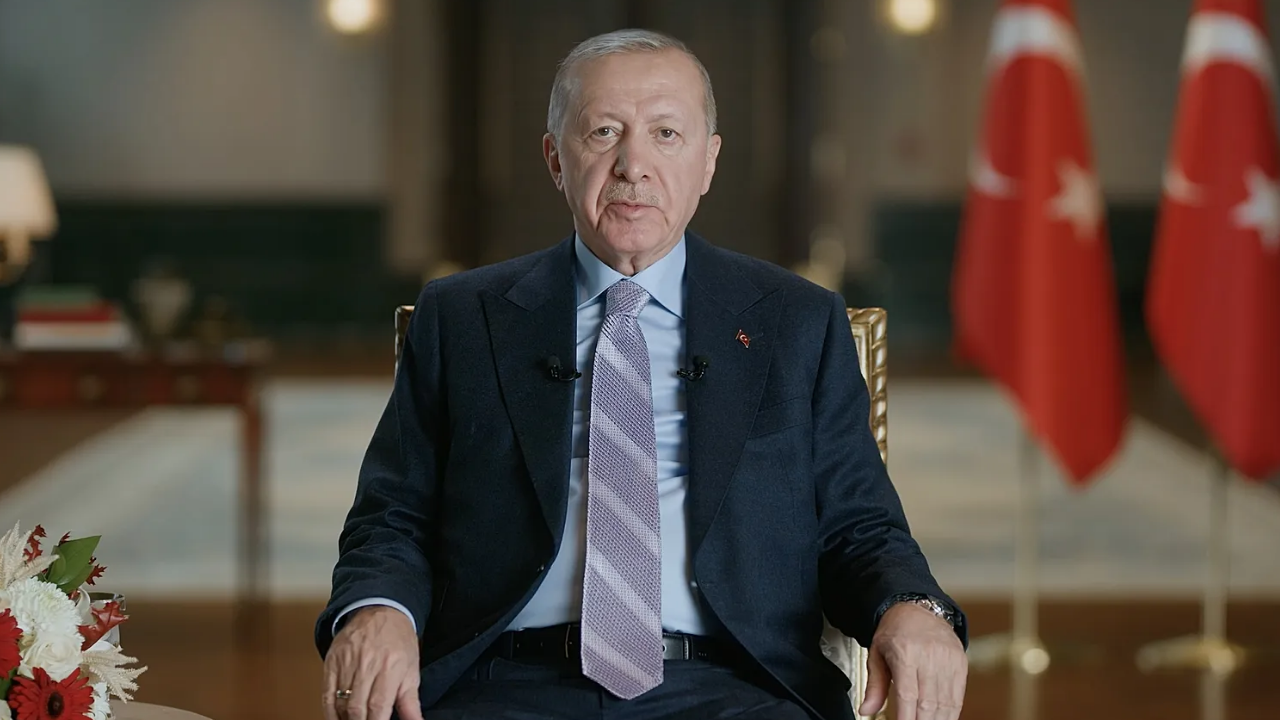 Cumhurbaşkanı Erdoğan'dan 10 Kasım Mesajı: "Gazi meclisimizin tüm üyelerini şükranla yad ediyorum"