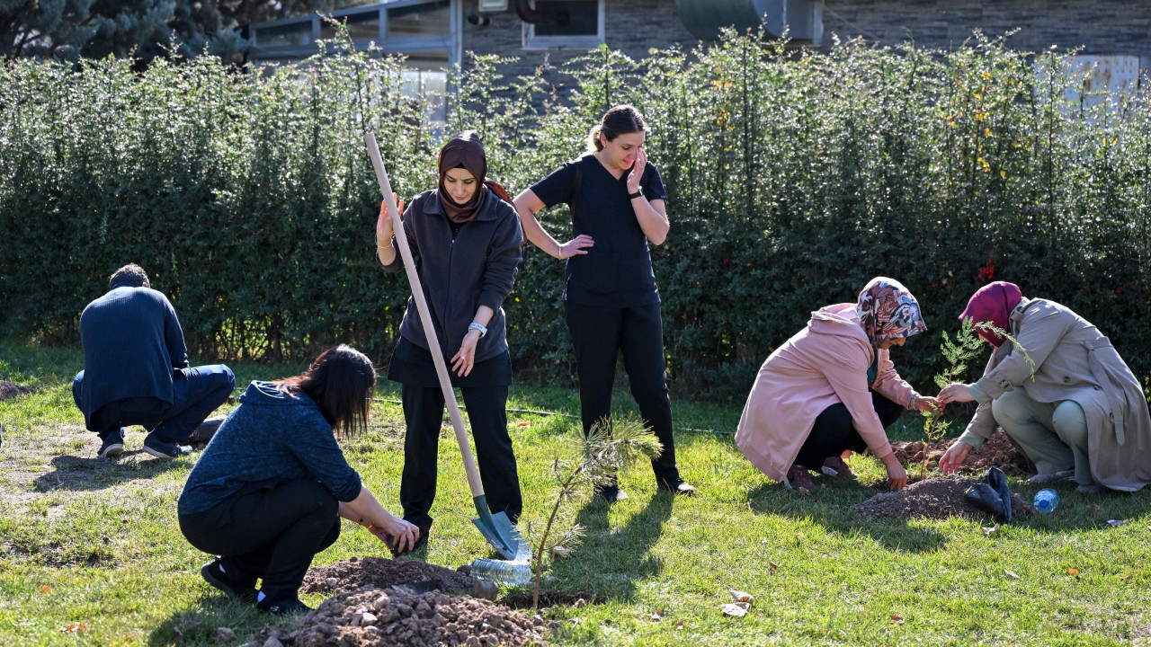 Altındağ’da vefa büyüdü: 100 fidan toprakla buluştu