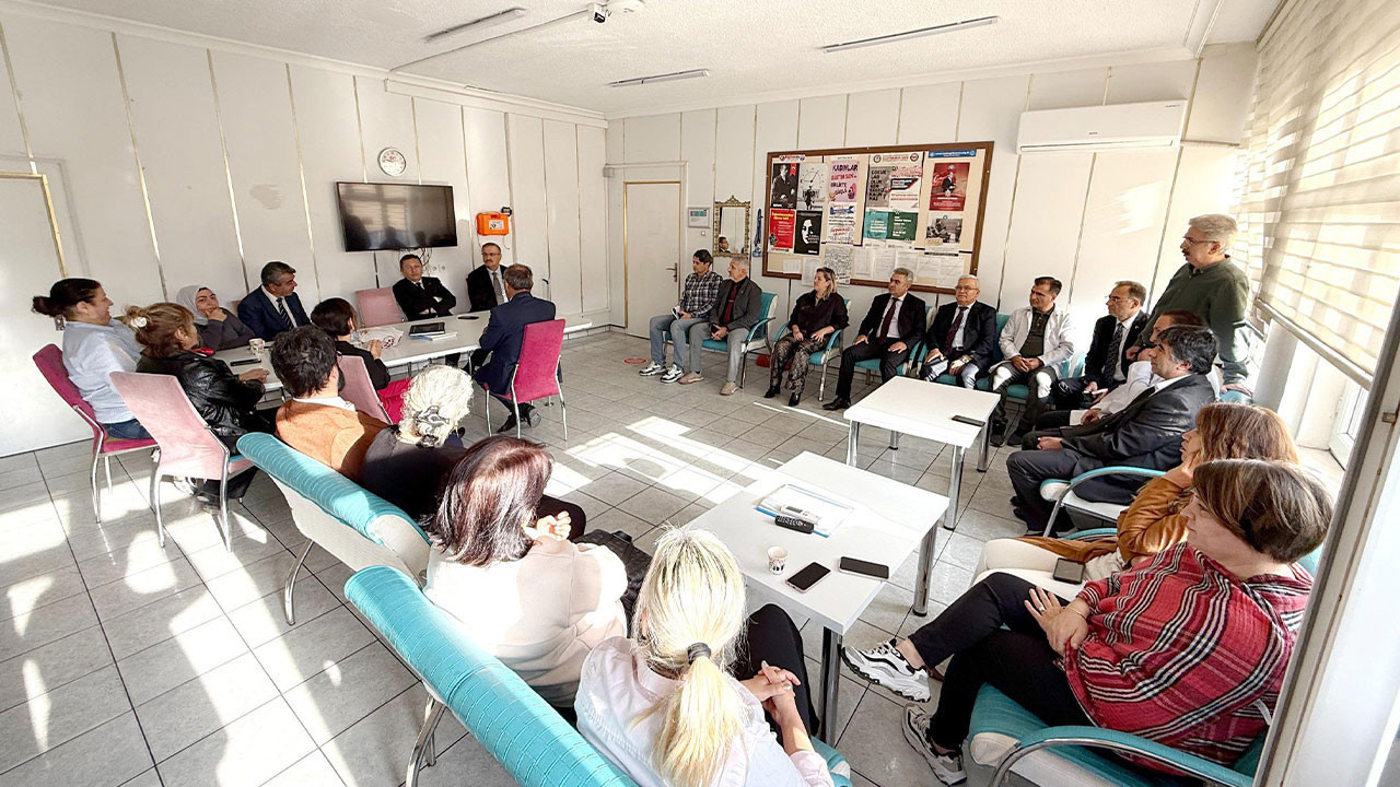 Başkan Tiryaki’den öğrencilere diş sağlığı hediyesi