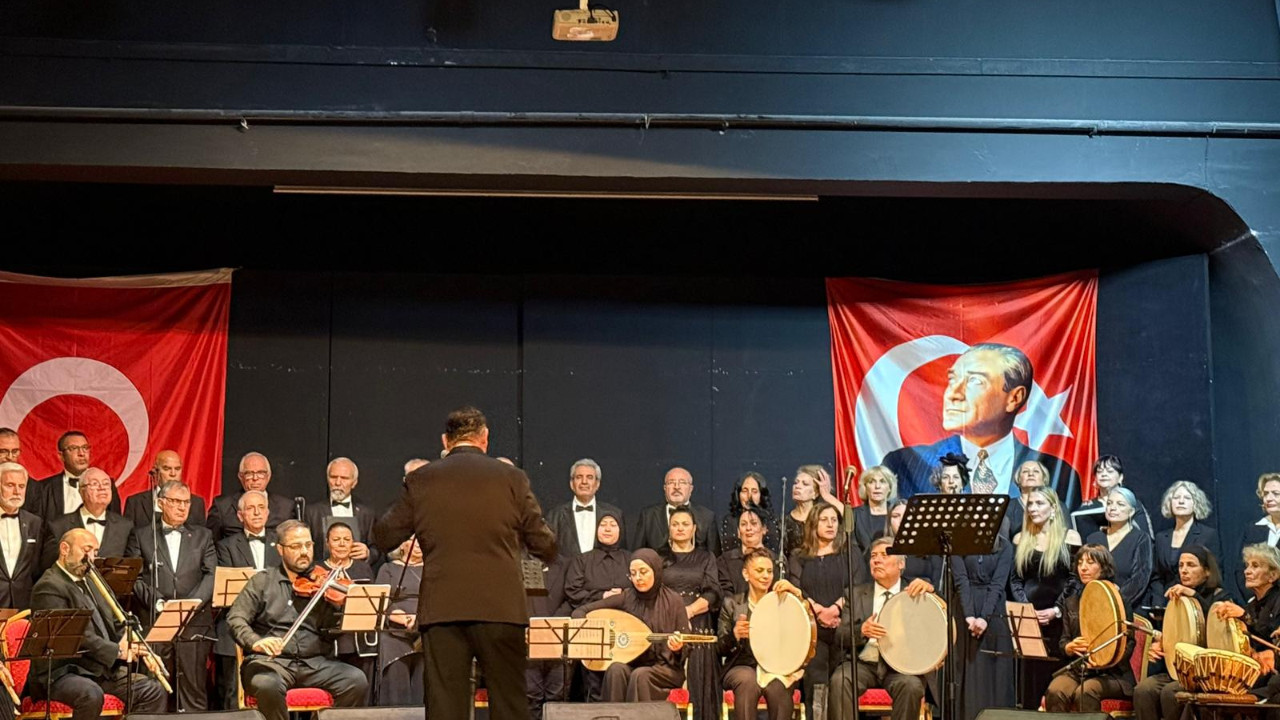 Mamak'ta "Sonsuzluğa Notalar: Ata'ya Saygı" konseri düzenlendi! Atatürk'ün sevdiği şarkılar seslendirildi