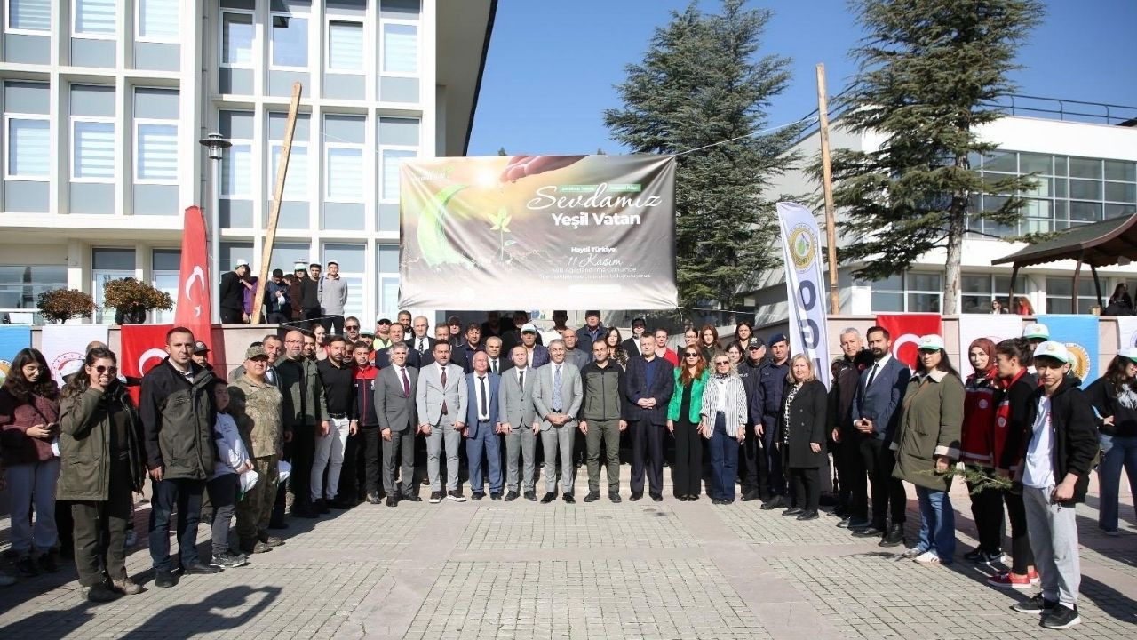 Beypazarı'nda "Yeşil Vatan" coşkusu: Fidanlar toprakla buluştu!